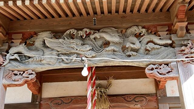 太田堂の木彫り